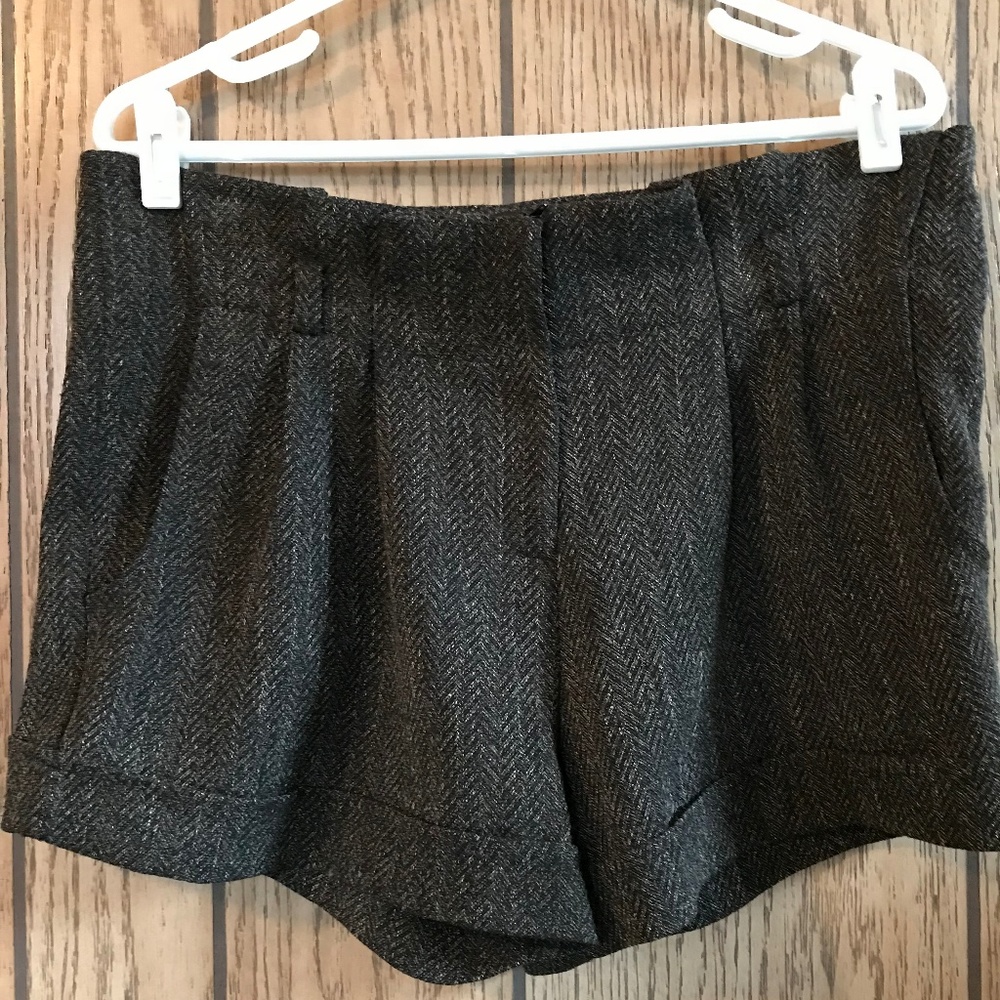 Bar III Black Herringbone Dress Shorts. Size L.